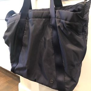 Navy- Lululemon Carry the Day (LARGE) tote bag